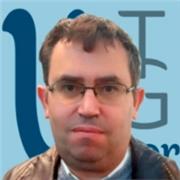 Profesor con varios años de experiencia en Corel, adobe Photoshop y en artes para impresión